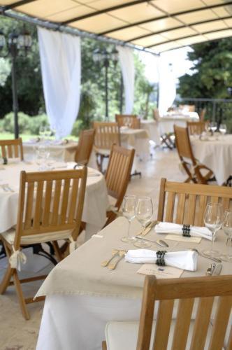 Hotel Restaurant Le Clos De Pradines Saint-Quentin-la-Poterie Exterior foto
