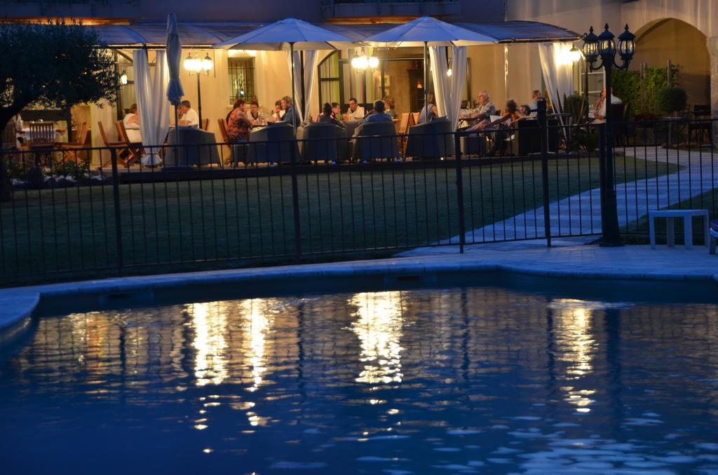 Hotel Restaurant Le Clos De Pradines Saint-Quentin-la-Poterie Exterior foto
